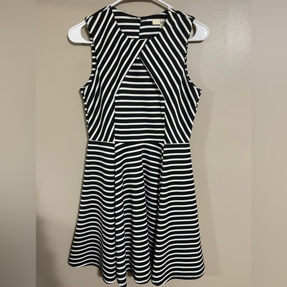 Ya Los Angeles Black and White Dress Size Medium NWT